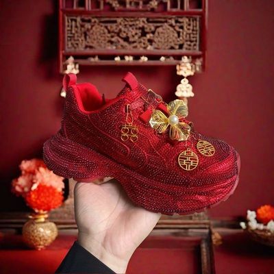 红色老爹鞋洋气秀禾服结