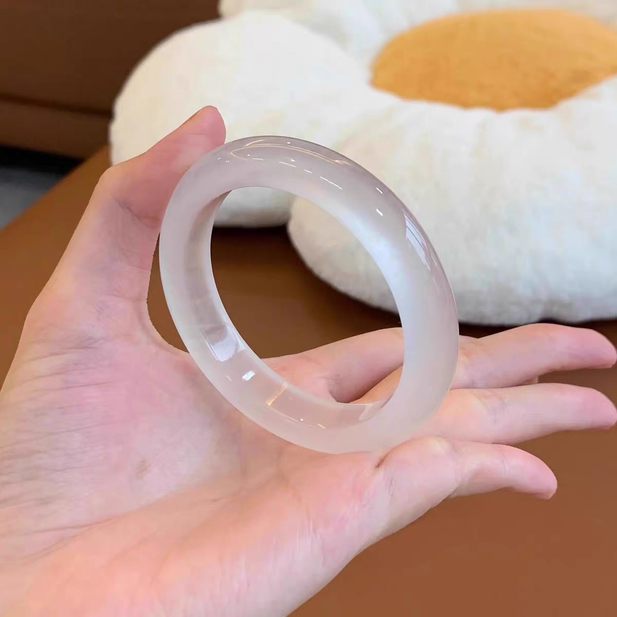 天然玛瑙手镯女高冰白月光玛瑙真玉礼盒装情人节送女友玉镯包邮