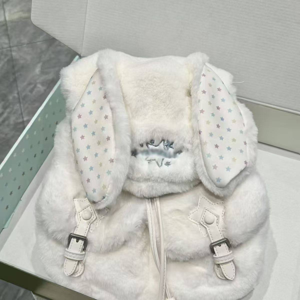 兔耳朵双肩包轻便背包可爱卡通学生书包少女心软萌大容量毛绒绒包