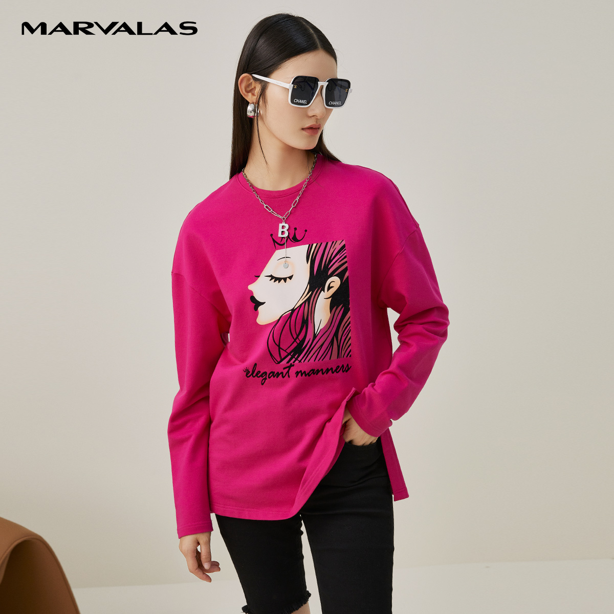 曼德诗玫红色图案字母女秋季卫衣