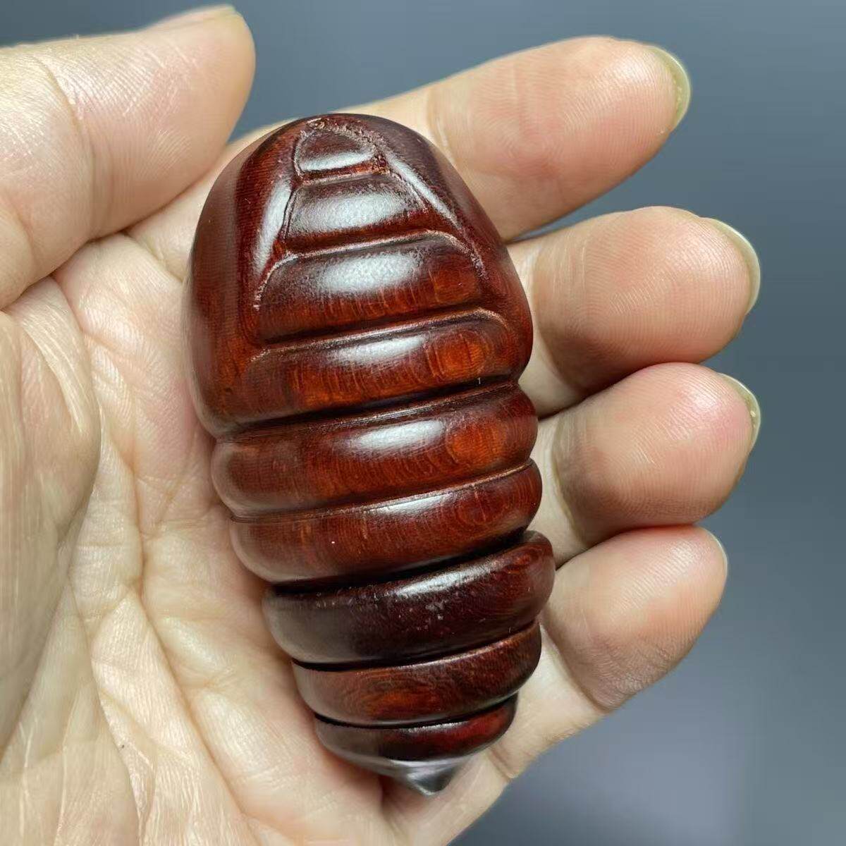 紫檀木蚕蛹造型精雕手把件图片