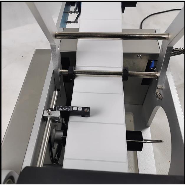 -标5小0洗衣标签机平圆瓶贴机面 半MGJ自动圆瓶型不干胶贴标机