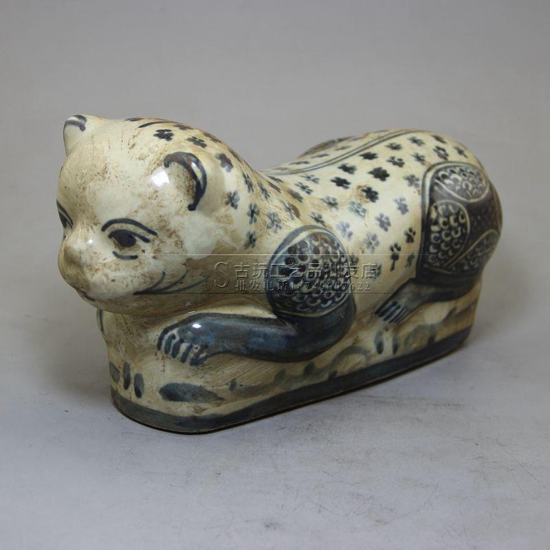 古玩工艺品复古做旧瓷器手工手绘小猫枕头摆件
