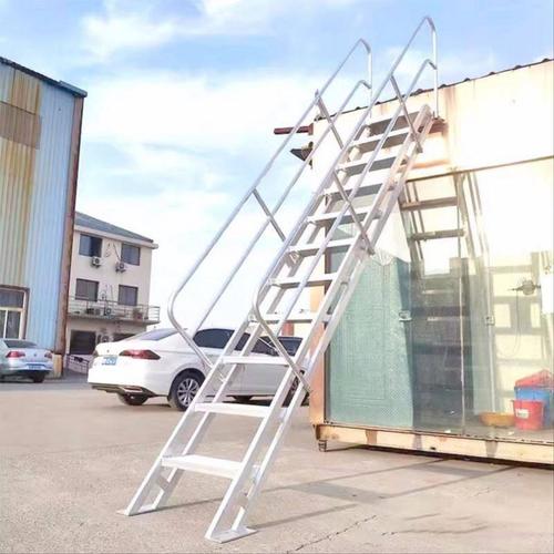 建筑脚手架爬梯盘扣架钢梯安全爬梯建筑施工梯防护斜楼梯外架爬梯