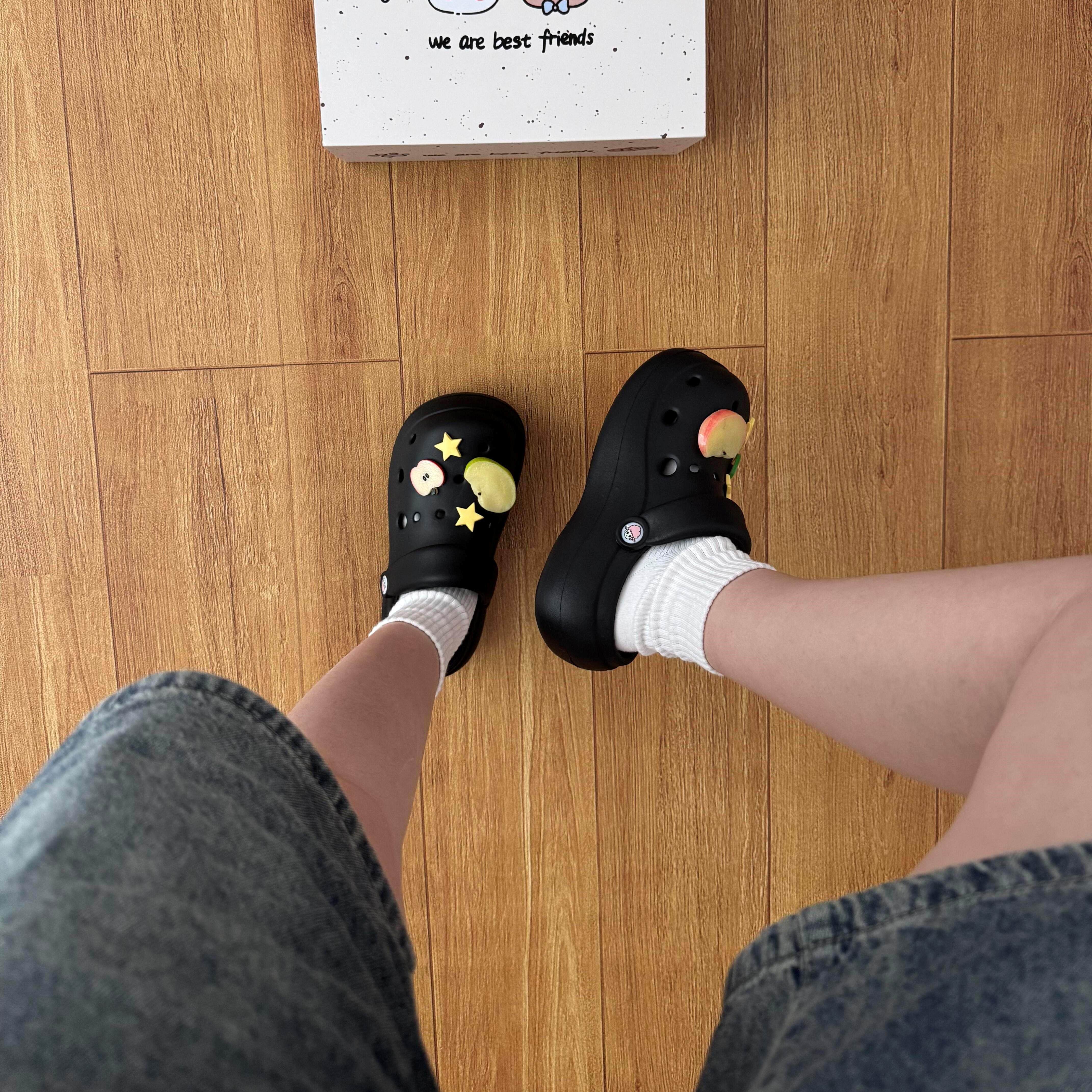 苹果洞洞鞋女款2026新款夏外穿厚底增高超火不累脚高质量显脚小