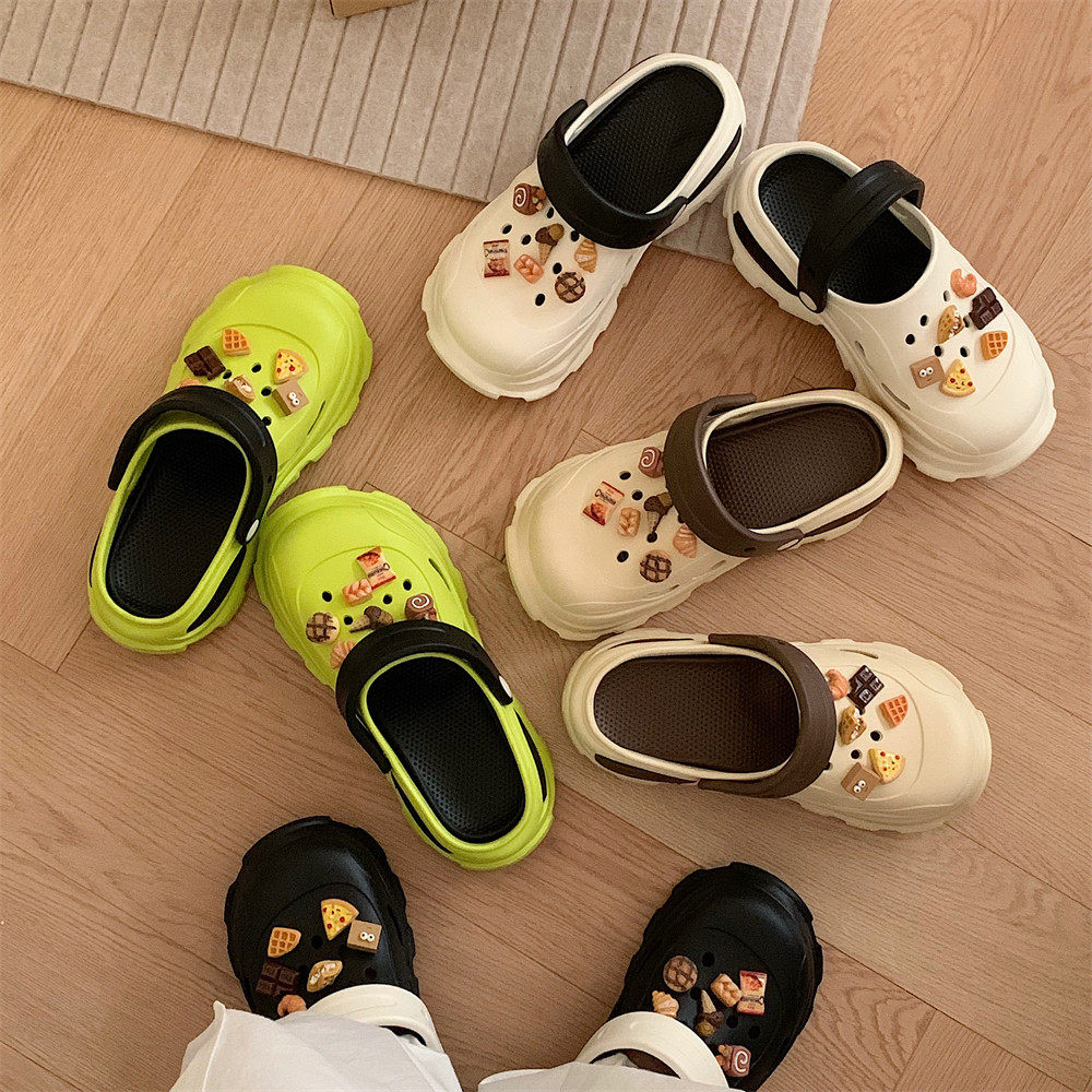 情侣高级感厚底拼色洞洞鞋2026夏季新款外穿冰淇淋披萨凉拖鞋男女