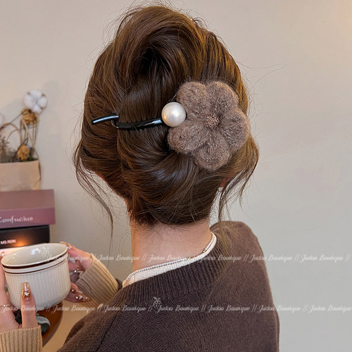 冬日毛绒花朵珍珠扭扭夹抓夹