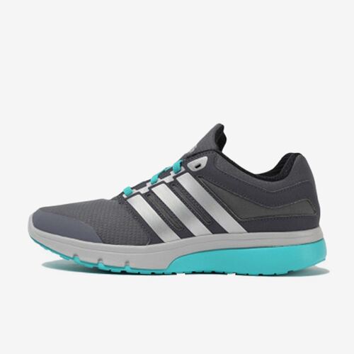Adidas阿迪达斯正品女款运动休闲日常通勤舒适百搭跑步鞋M18970