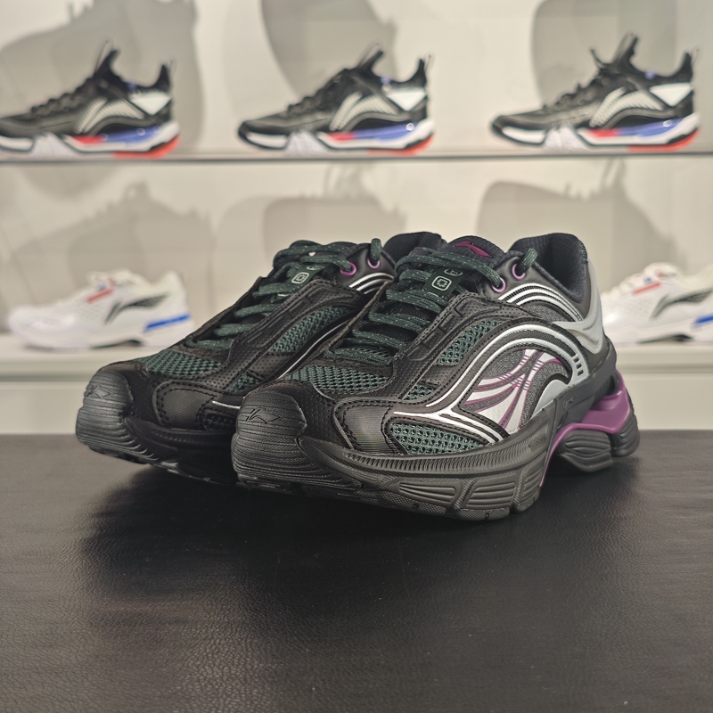 李宁正品极光 RENEW女子反光轻盈柔软回弹潮流休闲鞋AGCU044-1