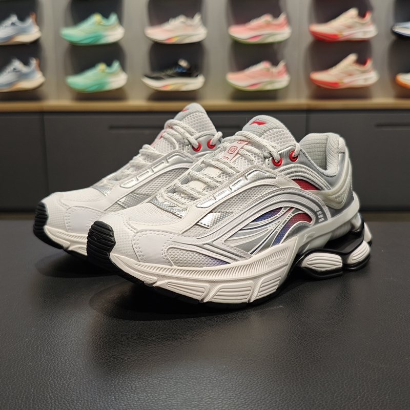 李宁正品极光 RENEW女子反光轻质舒适支撑潮流休闲鞋AGCU044-4