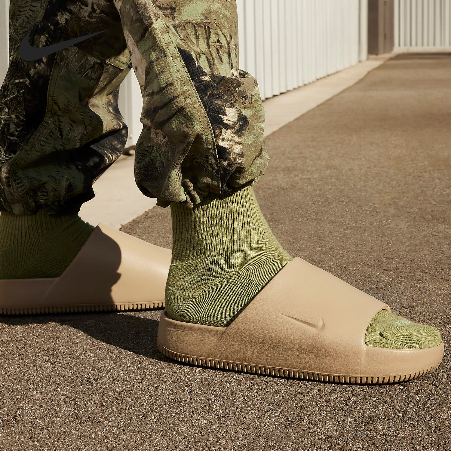 Nike/耐克正品Calm Slide 男士运动轻便厚底拖鞋FD4116-201