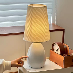 宅品北欧简约现代台灯卧室床头客厅沙发边几灯装饰氛围灯触摸调光