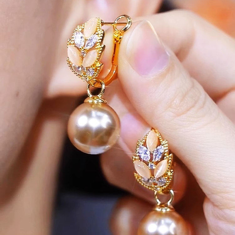 2025新款精致猫猫石麦穗珍珠耳钉