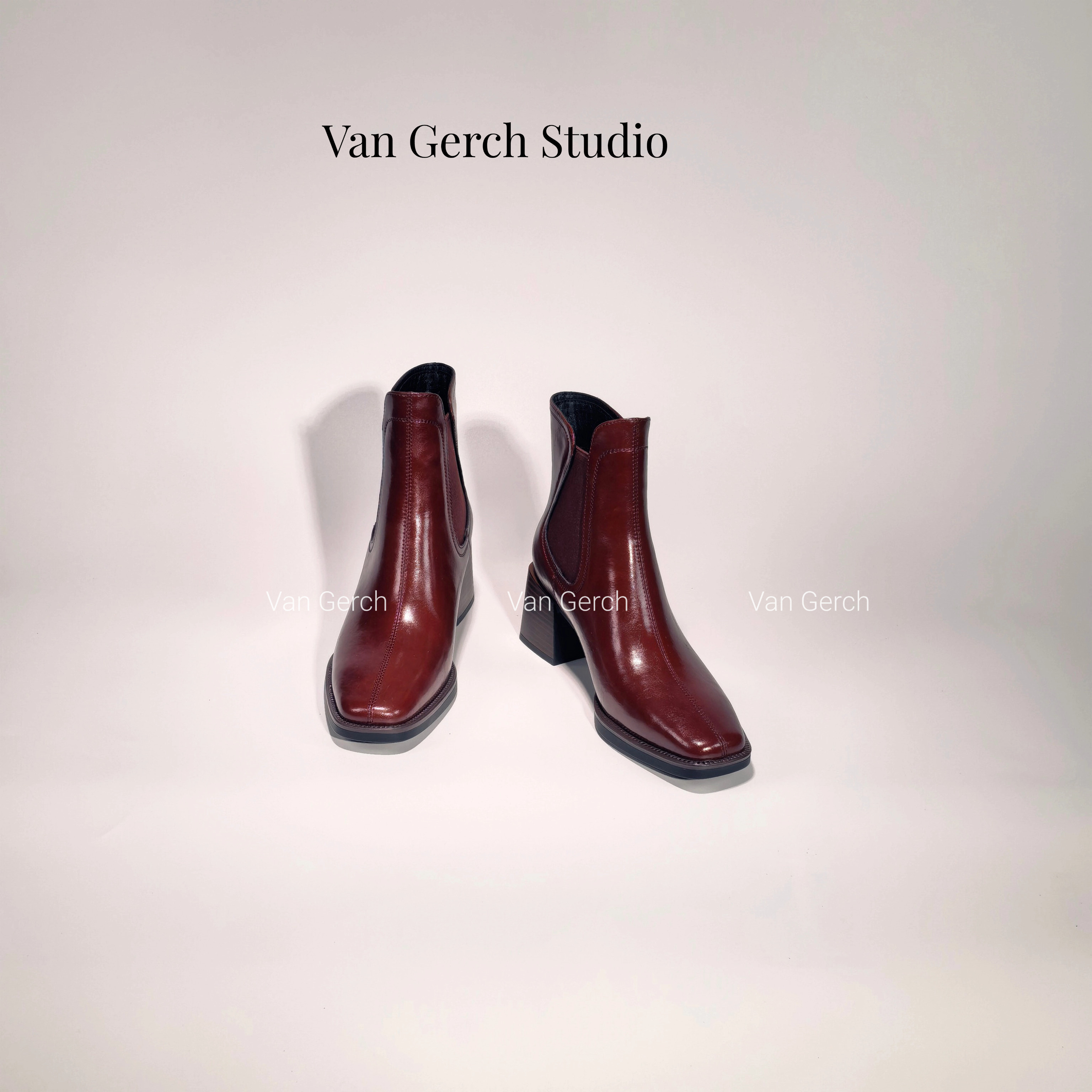 Van Gerch/范戈希跟高6CM牛皮复古港风粗跟气质筒靴方头百搭短靴