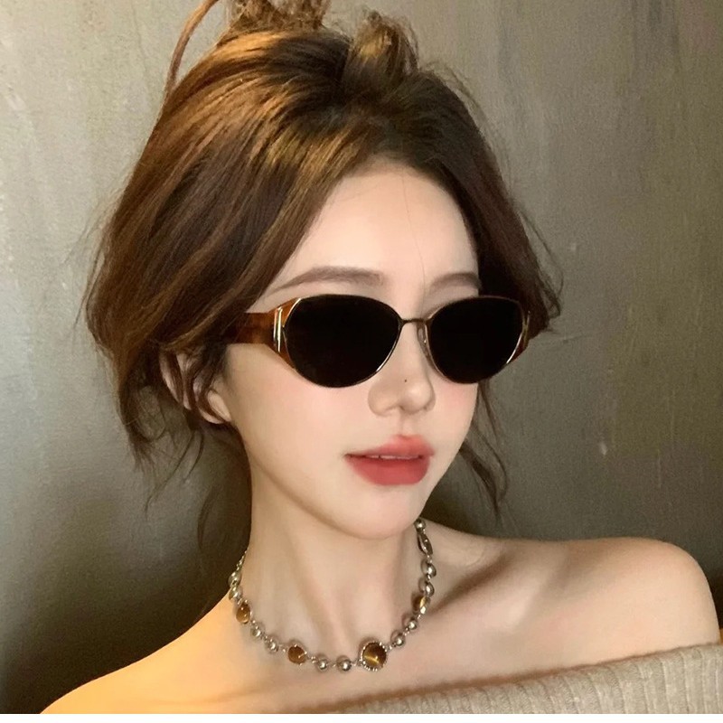 新款巴恩风薯薯镜时尚网红墨镜女