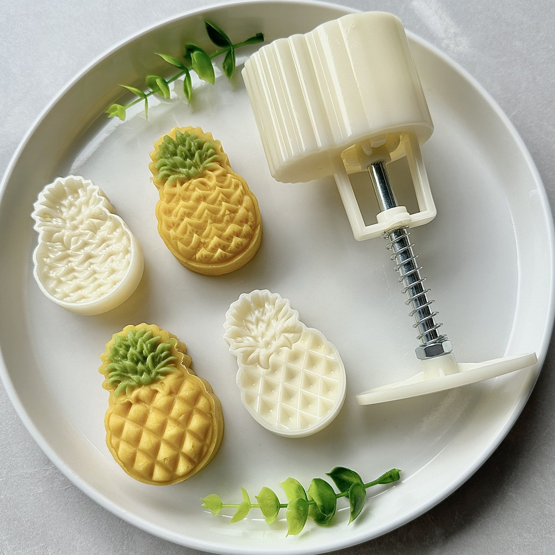 50克可爱立体菠萝榴莲凤梨酥绿豆糕冰皮月饼模具手压塑料烘焙工具