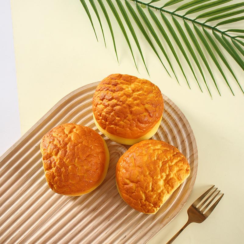 热销仿真泡芙面包湿软慢回弹厂家流体食物道具乐捏捏解压减压