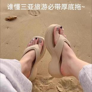 女夏外穿增高夹脚防滑防臭踩屎感凉拖2025新 海边沙滩厚底人字拖鞋