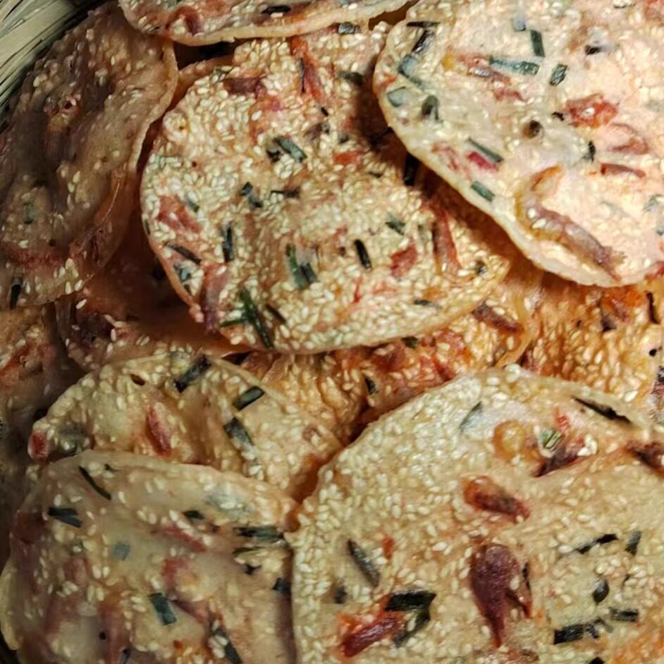 江西赣南特产美食虾米月亮巴土特产铁勺饼锅巴豆巴花生巴虾饼零食