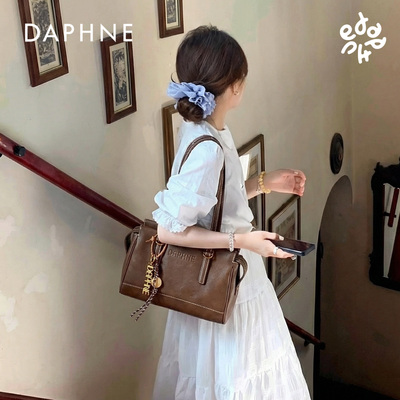 Daphne/达芙妮女包秋冬新款复古百搭女士大容量单肩包DFN10442