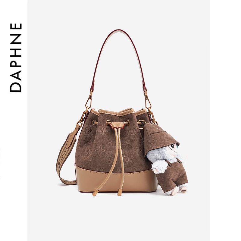 Daphne/达芙妮秋冬氛围感水桶包实用百搭单肩包斜挎包DA25070-1
