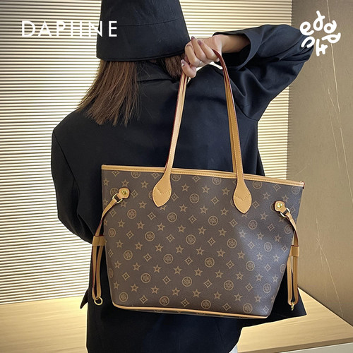 Daphne/达芙妮经典印花百搭腋下手提大容量托特包复古通勤包10333