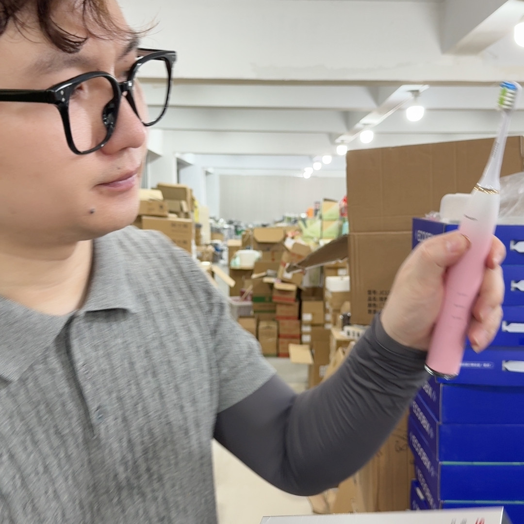 133电动牙刷1盒(在送1盒替换头)