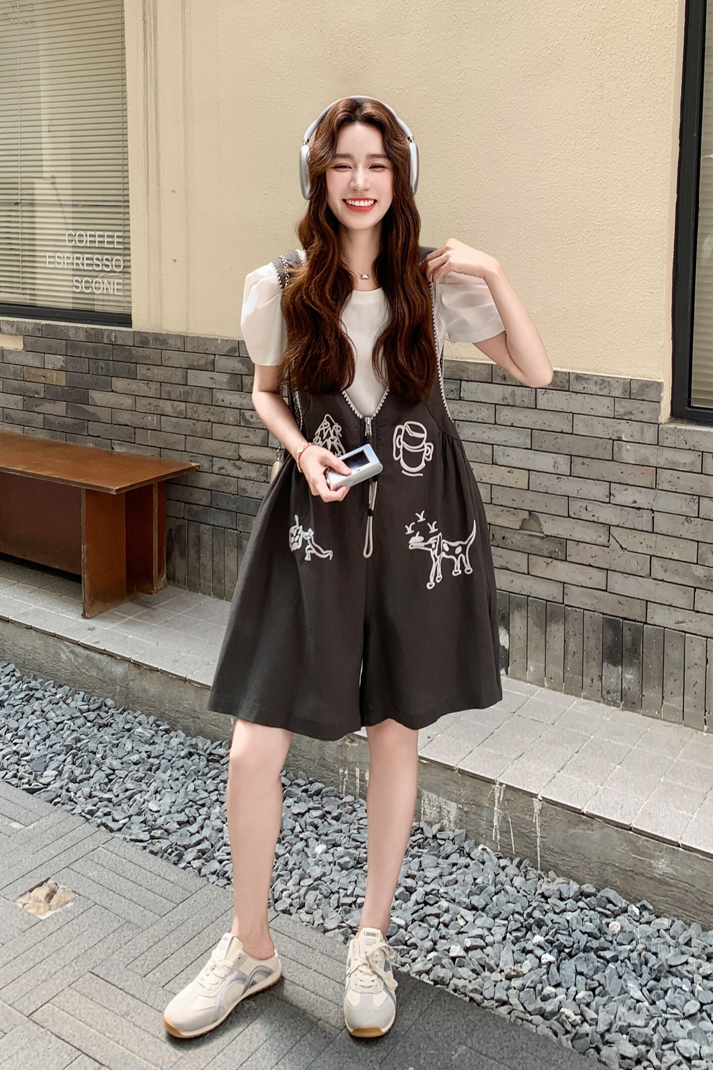 2025夏季新款时尚减龄百搭显瘦刺绣背心连体裤女设计感T恤,女装休闲裤,2C211
