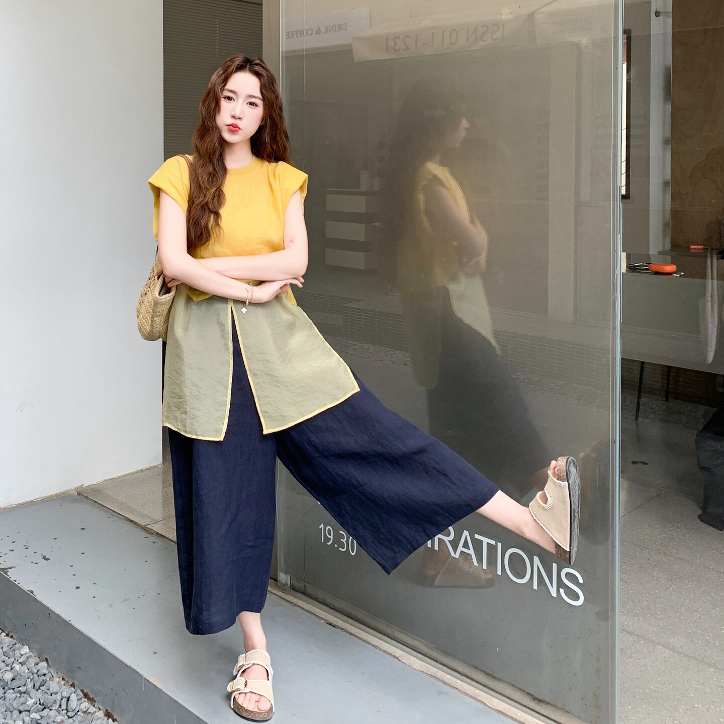 不规则黄色T恤阔腿裤套装女夏2025新款两件套度假风流行超火设计,女装套装/套裙,2C211