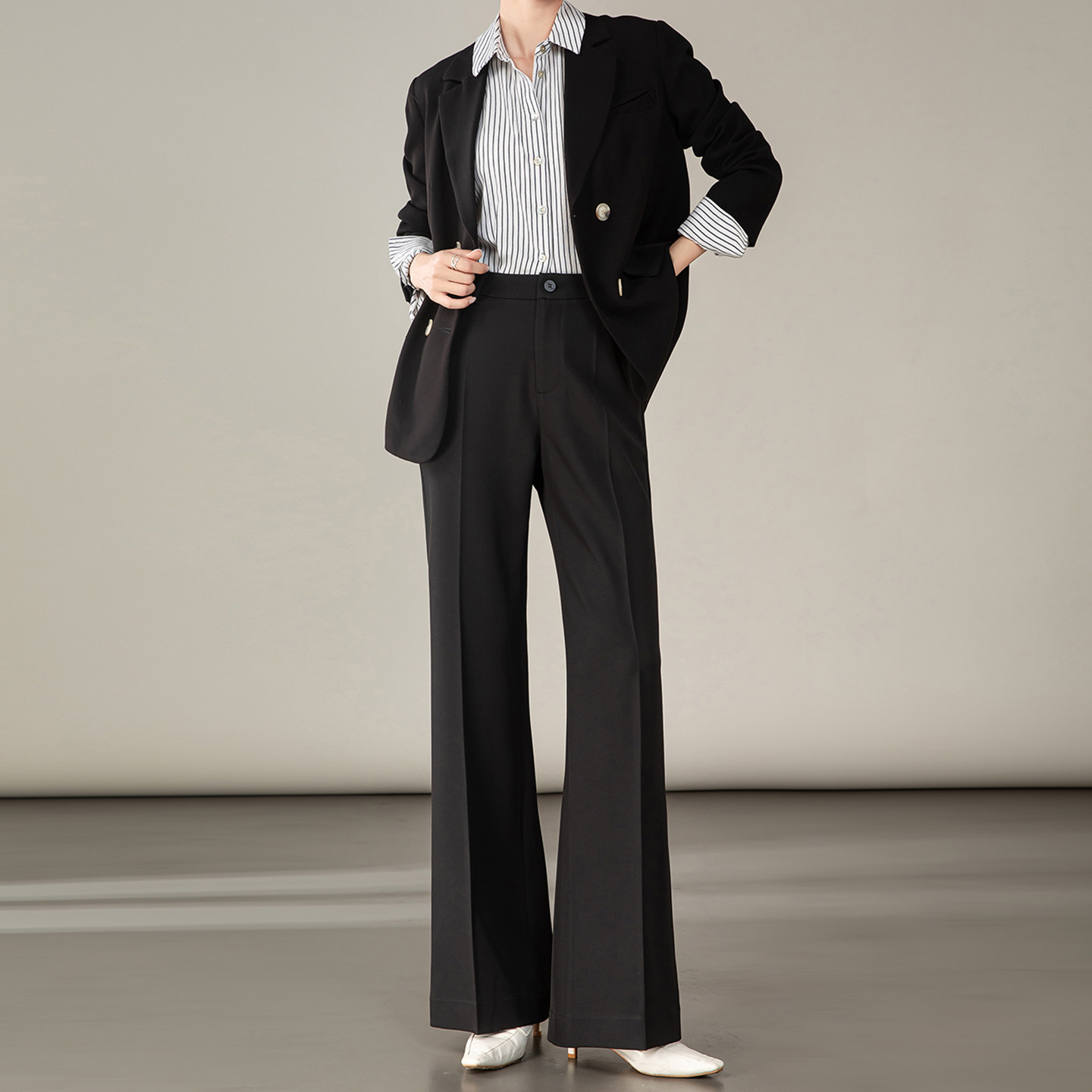 西装裤2025秋季新款女垂感直筒微喇叭裤显瘦高腰职业正装裤卡其色