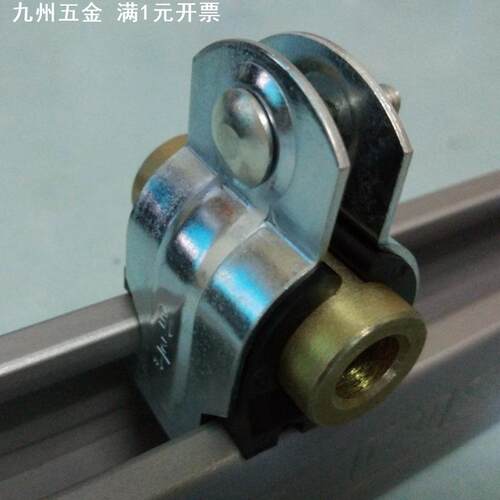 直营非标管径重型抗震P型夹带绝缘垫蝴蝶管卡 衬套P型管束 电镀锌