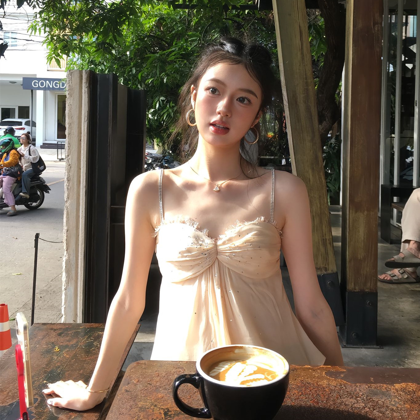 纯欲风蕾丝边烫钻吊带背心女外穿