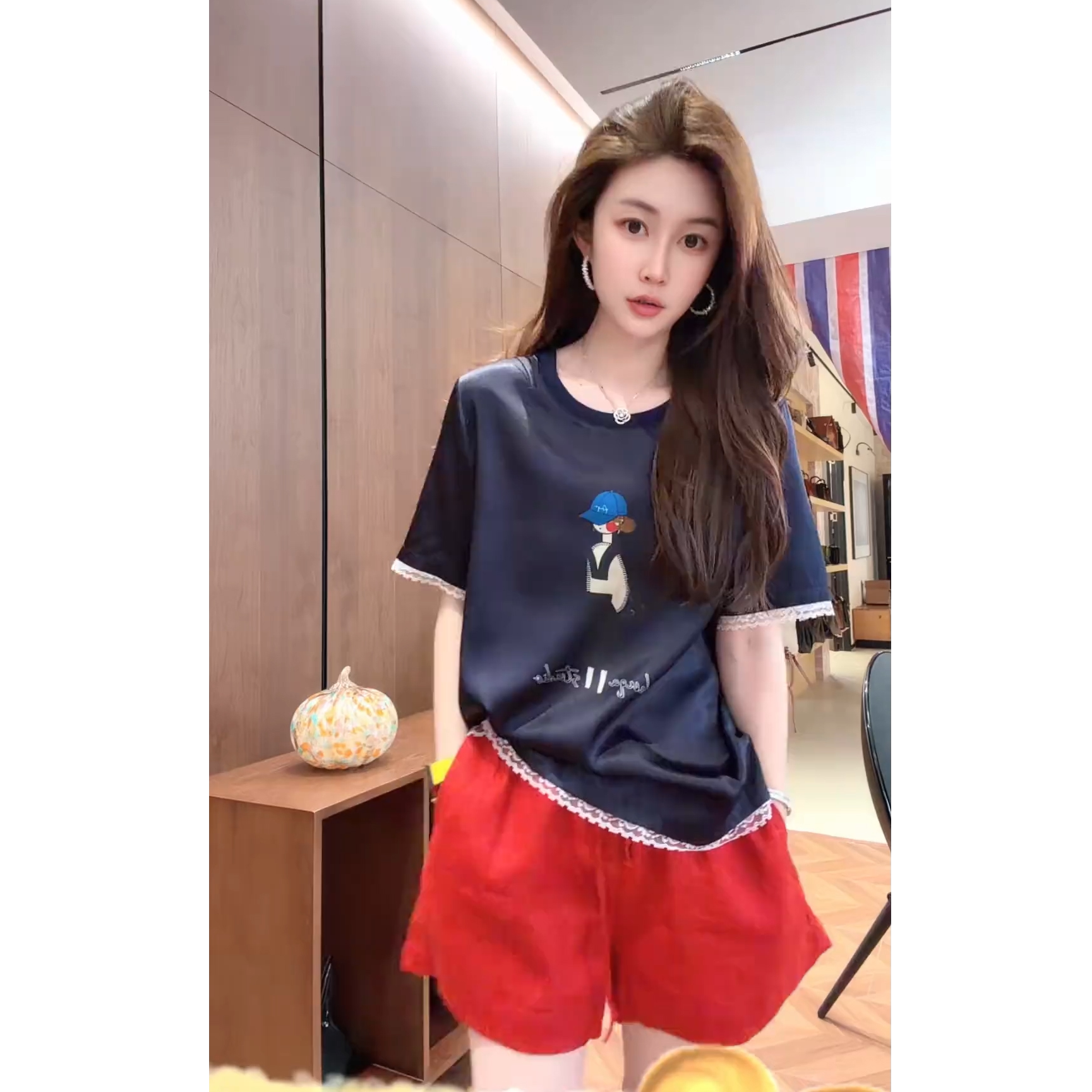 夏季新款时尚真丝短袖上衣高级感百搭显瘦休闲气质女士短裤