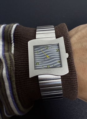 Awasteoftime浪费时间 vintage中古手表小众复古大表盘石英手表