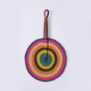 进口摇扇象草手工编织扇子彩色家居墙壁挂饰海草编织彩色手工加纳