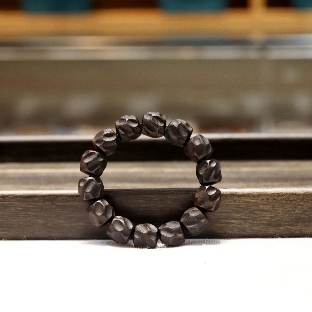 文莱沉香沉水级无相锤纹手串天然老料木制精雕念珠沉香手串