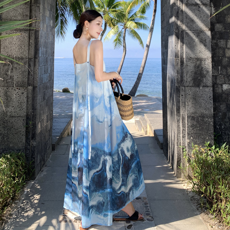 新品海边休闲度假水墨风吊带连衣裙女夏季高级无袖露背宽松显瘦长