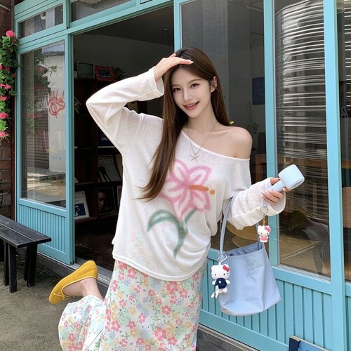 SOOMIE慵懒斜肩印花长袖T恤女