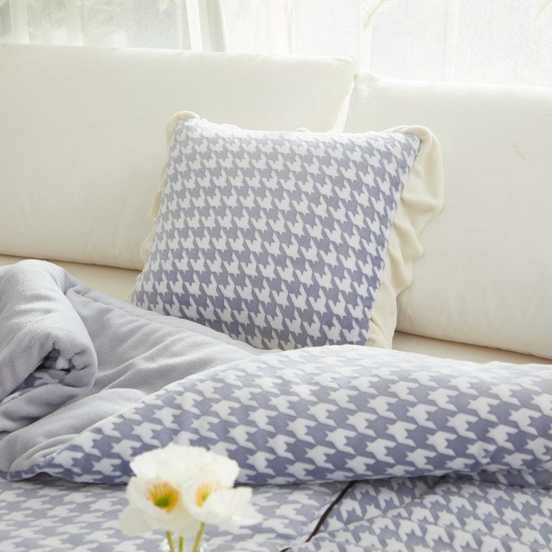 车载抱枕被子两用四季千鸟格x办公室午睡毯小被子抱枕毯子二合一,居家布艺,抱枕被,淘宝优惠券,粉丝福利购,淘宝优惠卷