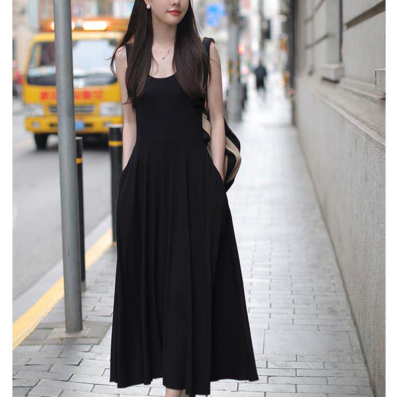 法式显瘦黑色吊带连衣裙女春秋赫本小黑裙修身打底百搭针织背心裙