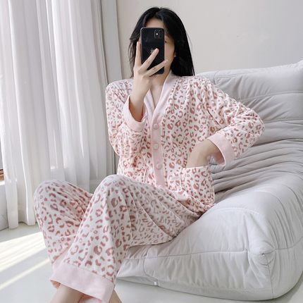 适用粉粉豹纹 海岛绒睡衣女秋冬款2024新款秋冬季珊瑚绒高级感家