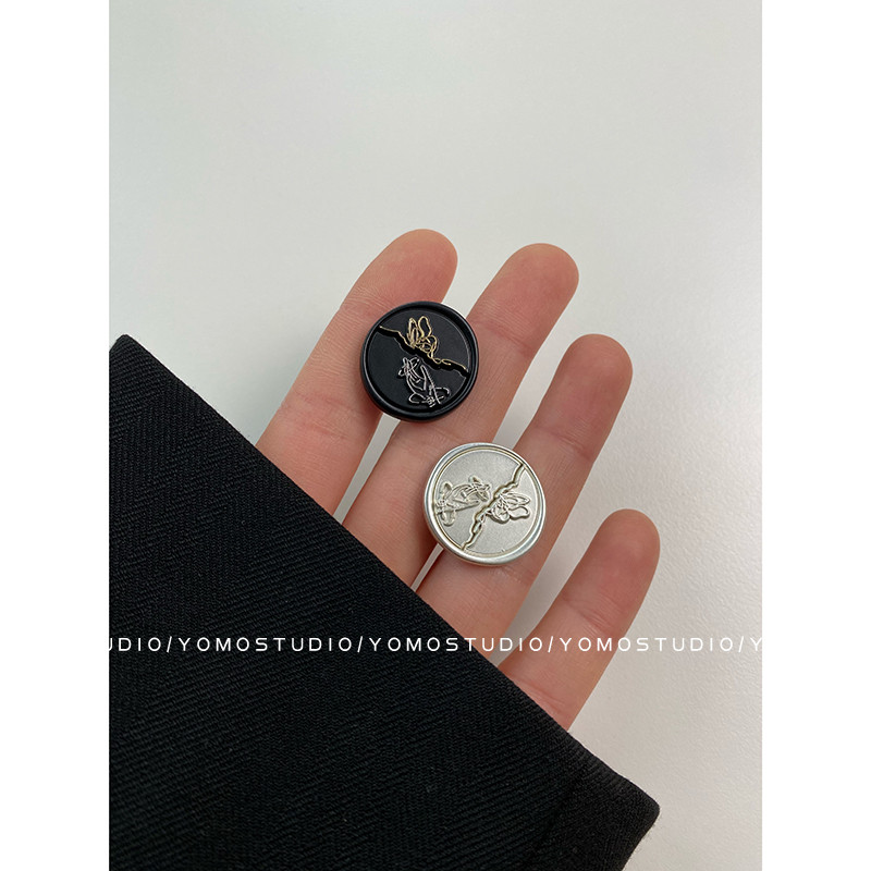 YOMOSTUDIO 黑色银色纽扣