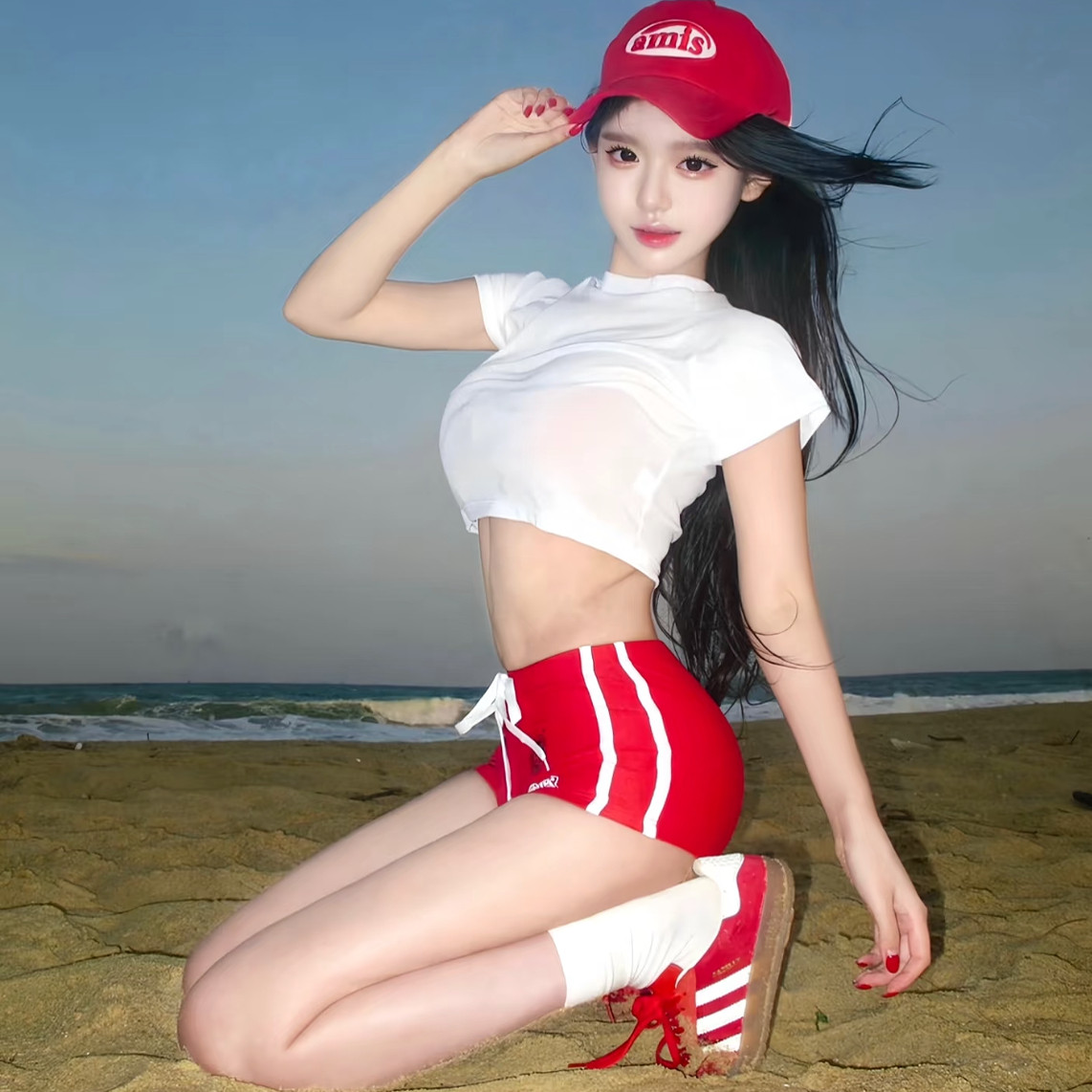 爆卖新款足球宝贝多巴胺红色比基尼运动泳衣女分体纯欲性感三件套