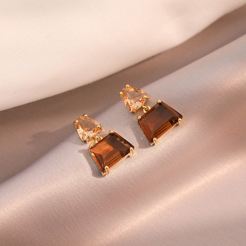 茶系耳饰蚊香盘耳夹女无耳洞耳饰水晶耳环小众设计感高级感冷性风,饰品/流行首饰/时尚饰品新,耳夹,淘宝优惠券,粉丝福利购,淘宝优惠卷
