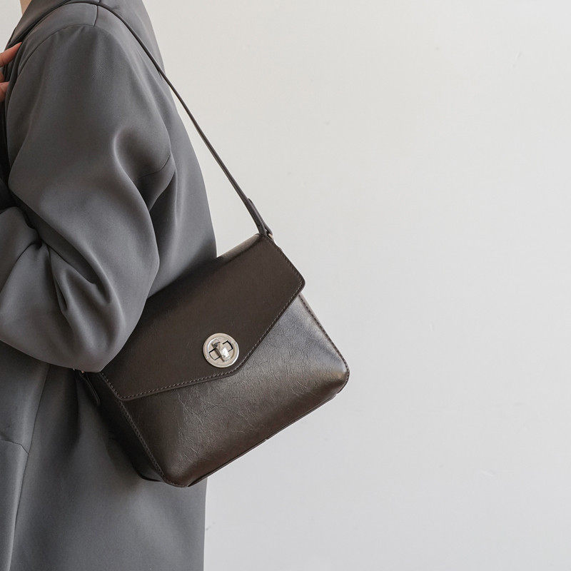 小众设计包包女2025新款高级感精致链条休闲单肩斜挎腋下包,箱包皮具/热销女包/男包,小方包,淘宝优惠券,粉丝福利购,淘宝优惠卷