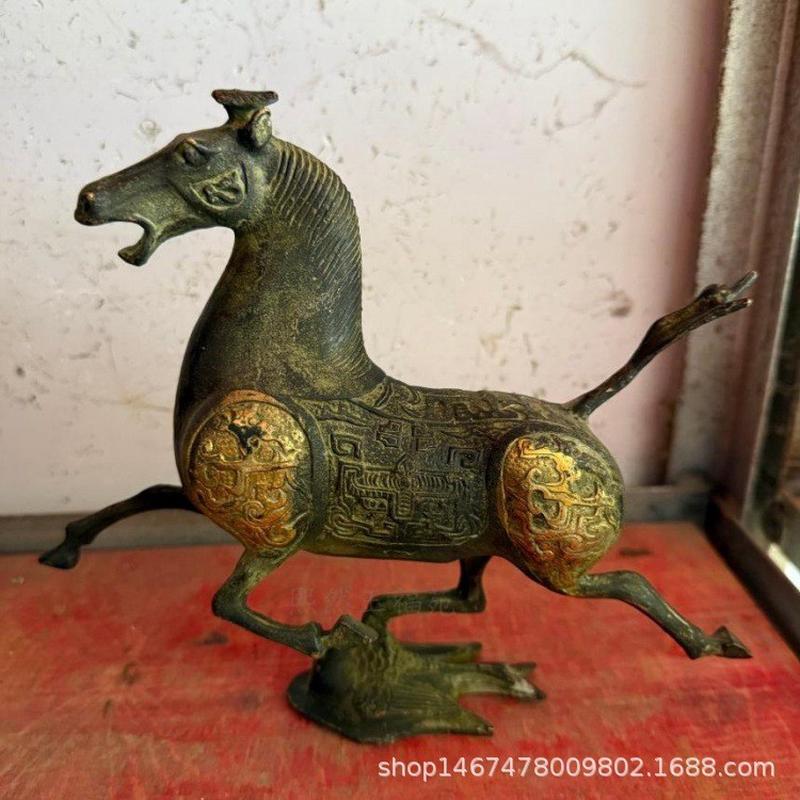 工艺品摆件青铜器马踏飞燕摆件复古黄铜做旧马收藏品家居装饰仿古