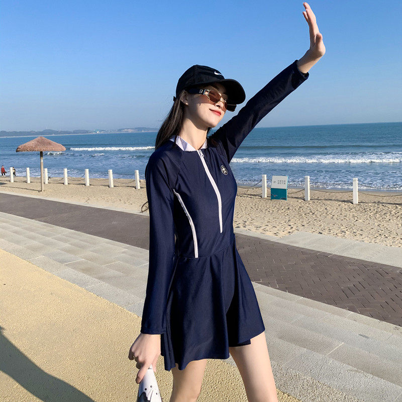 泳衣女保守运动长袖裙式连体学生小胸聚拢仙女范显瘦泡温泉游泳装
