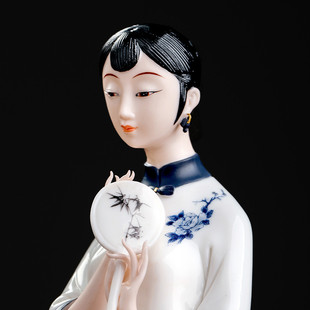 高档青花瓷美女摆件中国风传统蓝彩仕女客厅博古架酒柜装饰品送礼