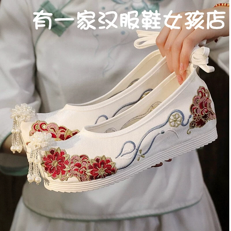 现货春夏新款汉服鞋子女古装绣花鞋内增高软底明制珍珠流苏秀禾婚