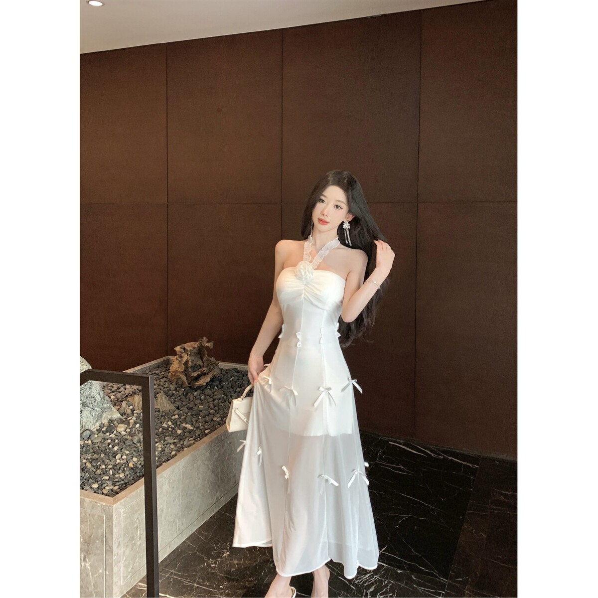 法式气质抹胸吊带挂脖连衣裙设计多穿仙女高级性感露背海边度假裙